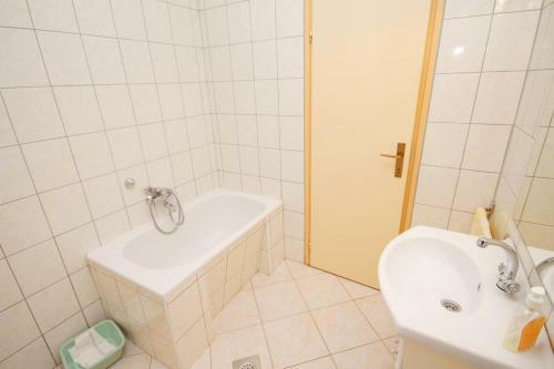 Apartments By The Sea Tkon (pasman) - 5840