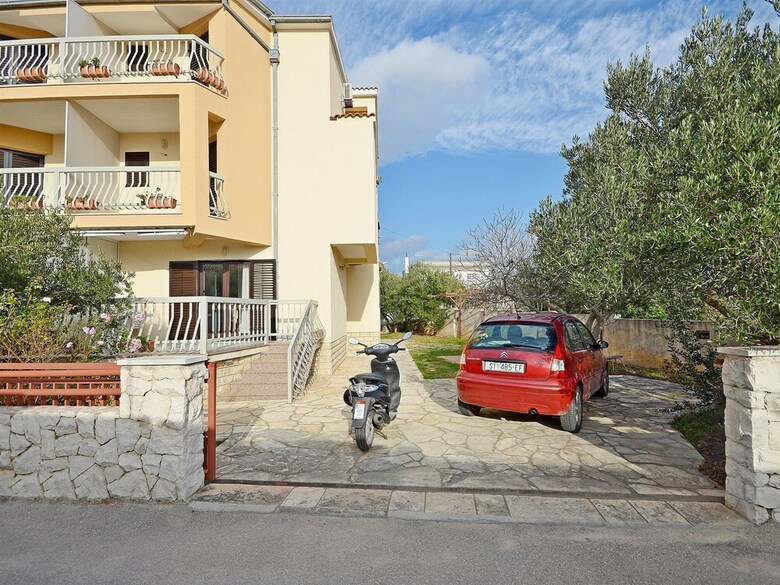Apartments Mira