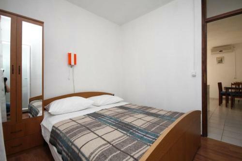 Apartments With A Parking Space Mavarstica (ciovo) - 8685