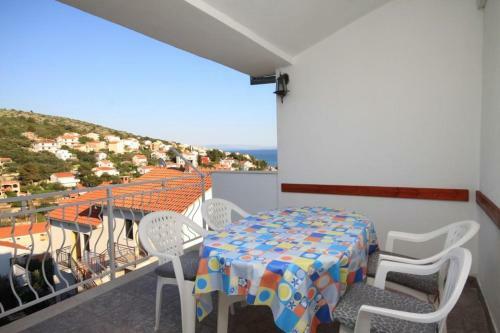 Apartments With A Parking Space Mavarstica (ciovo) - 8685