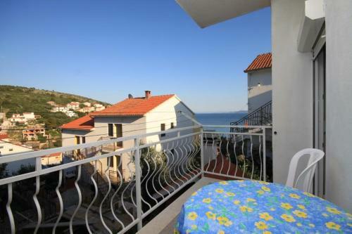 Apartments With A Parking Space Mavarstica (ciovo) - 8685