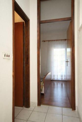 Apartments With A Parking Space Mavarstica (ciovo) - 8685