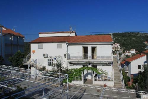 Apartments With A Parking Space Mavarstica (ciovo) - 8685