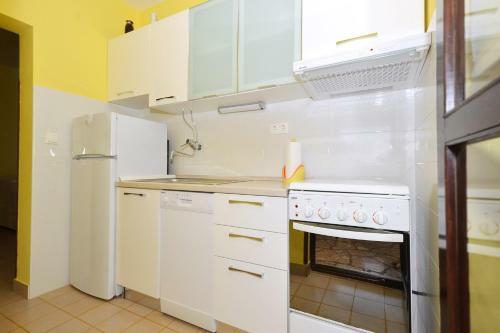 Two-bedroom Apartment In Slatine I