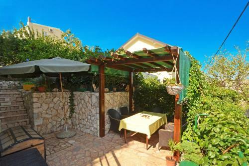 Two-bedroom Apartment In Slatine I
