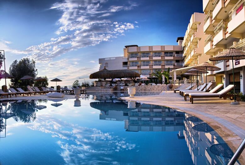 Apartamentos Hotel Carina