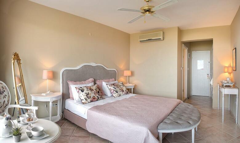 Apartamentos Hotel Carina