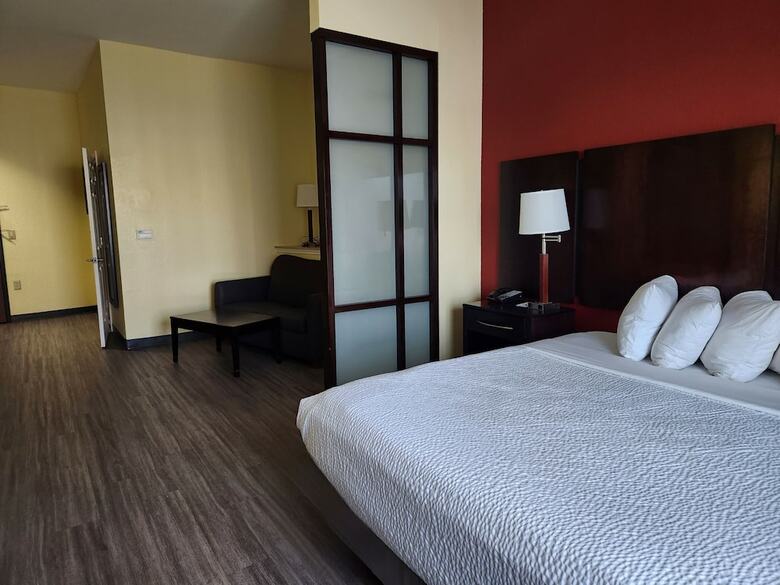 Hotel Comfort Suites West Energy Corridor