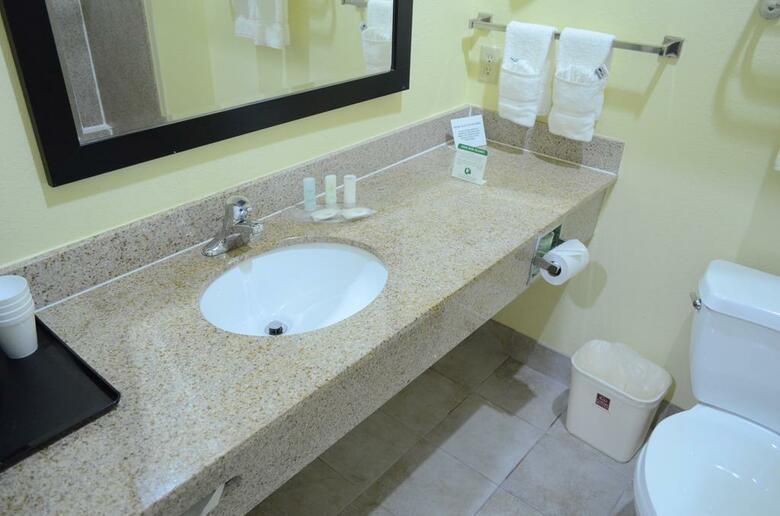 Hotel Comfort Suites West Energy Corridor