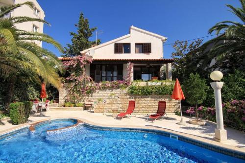 Holiday Home Seget Vranjica 4329