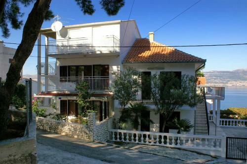Apartment Slatine 972b