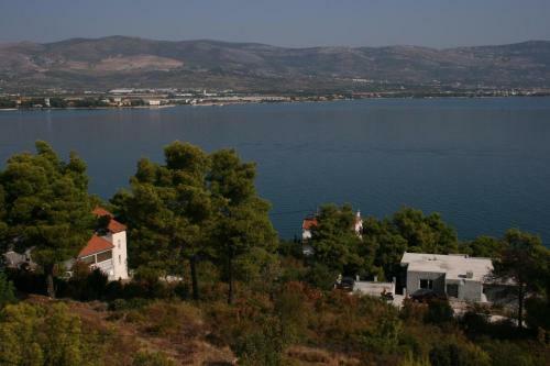 Apartment Arbanija 4646c