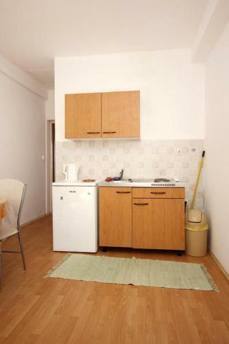 Apartments With A Parking Space Trpanj (peljesac) - 10180
