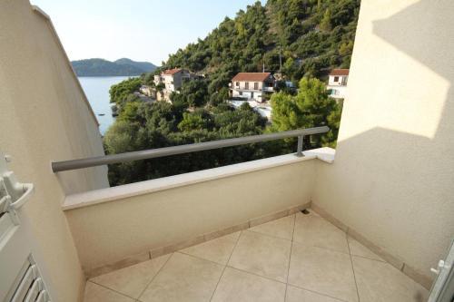 Apartments By The Sea Ubli (lastovo) - 8355