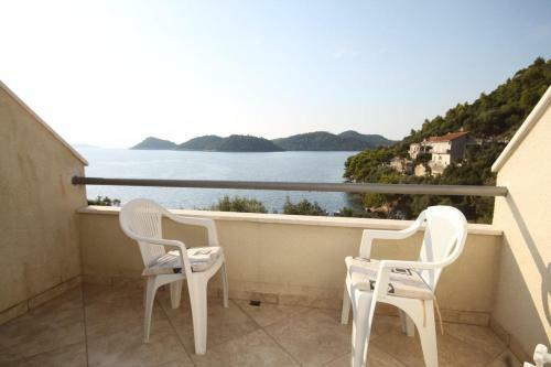 Apartments By The Sea Ubli (lastovo) - 8355