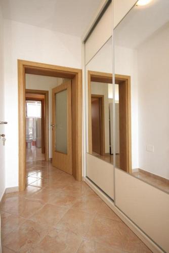 Apartments By The Sea Ugljan - 829