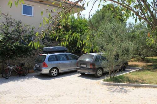 Apartments By The Sea Ugljan - 829