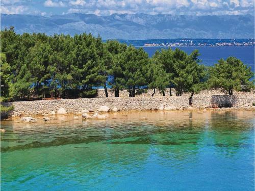 Two-bedroom Apartment In Ugljan