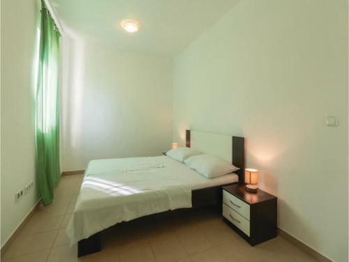 Two-bedroom Apartment In Ugljan