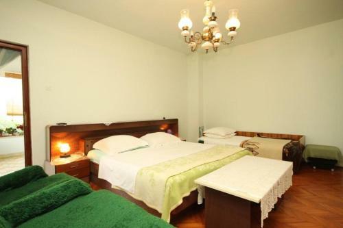 Apartments By The Sea Ugljan - 8304