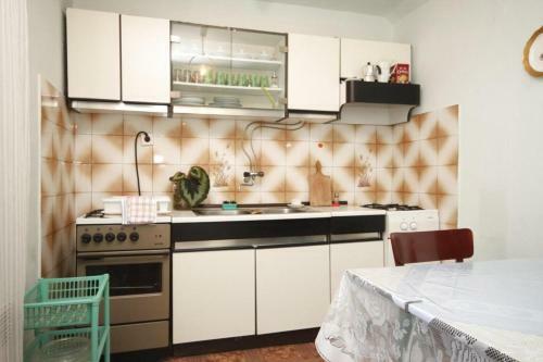 Apartments By The Sea Ugljan - 8304