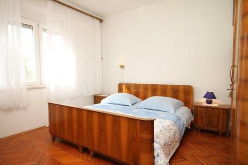 Apartments By The Sea Ugljan - 8304