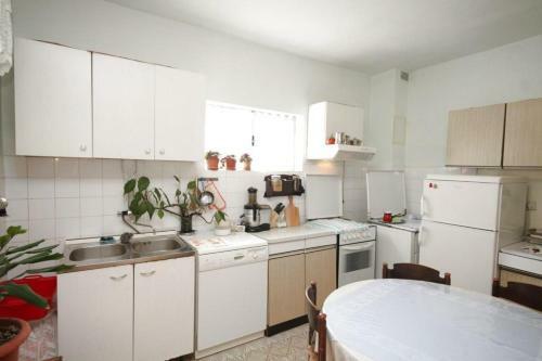 Apartments By The Sea Ugljan - 8304