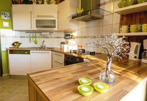 Apartments By The Sea Ugljan - 8468