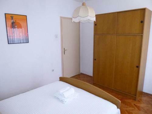 Apartments By The Sea Ugljan - 13764