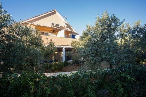 Apartment Ugljan 8241b