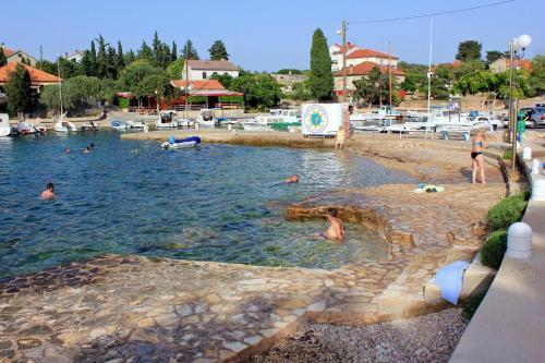 Apartments By The Sea Ugljan - 8301