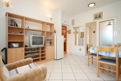 Apartments By The Sea Ugljan - 8423