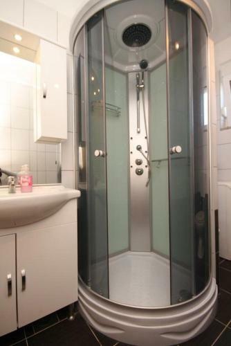 Apartments By The Sea Ugljan - 8423