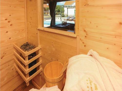 Three-bedroom Holiday Home In Ugljane