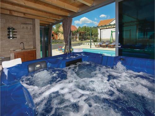 Three-bedroom Holiday Home In Ugljane