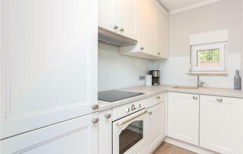 Three-bedroom Holiday Home In Ugljane