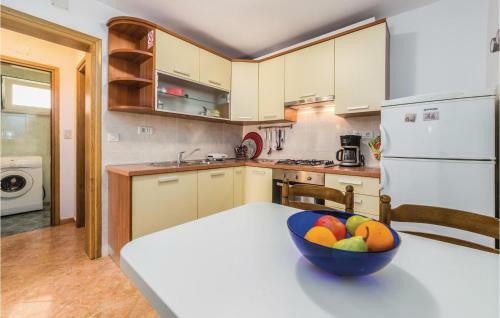 One-bedroom Apartment In Umag