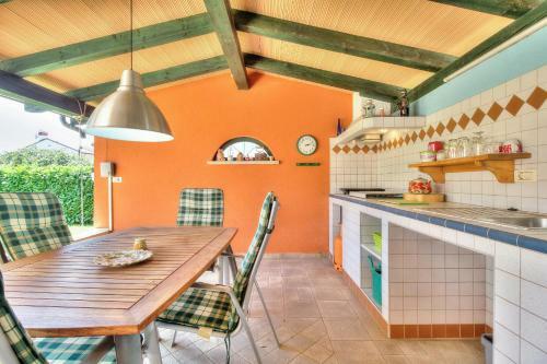 House With Apartment Degy