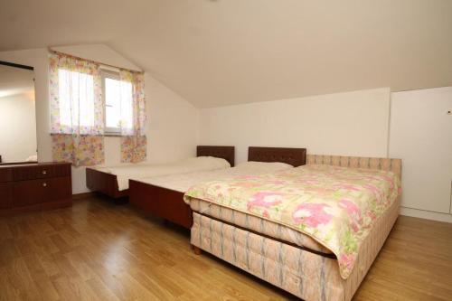 Apartments With A Parking Space Umag - 7043