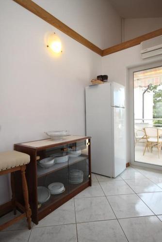 Apartments With A Parking Space Umag - 7043