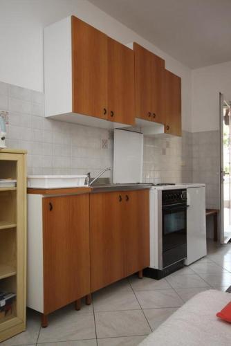 Apartments With A Parking Space Umag - 7043