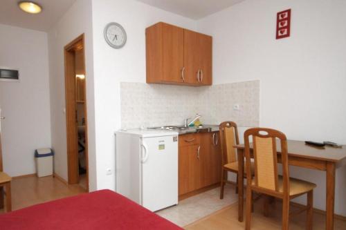 Apartments With A Parking Space Umag - 2548