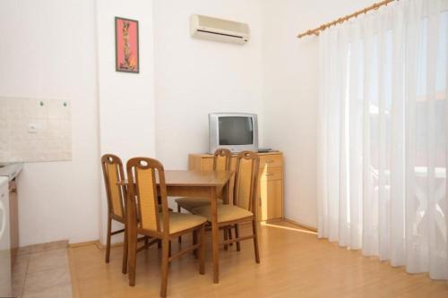 Apartments With A Parking Space Umag - 2548