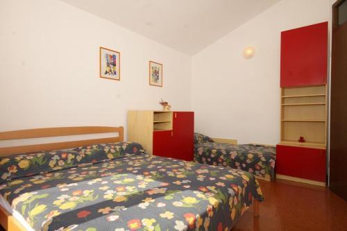 Apartments With A Parking Space Umag - 7171