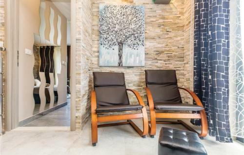 Four-bedroom Holiday Home In Vantacici