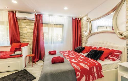 Four-bedroom Holiday Home In Vantacici
