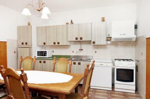 Apartments By The Sea Veli Iz (iz) - 6255