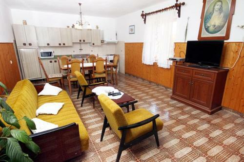 Apartments By The Sea Veli Iz (iz) - 6255