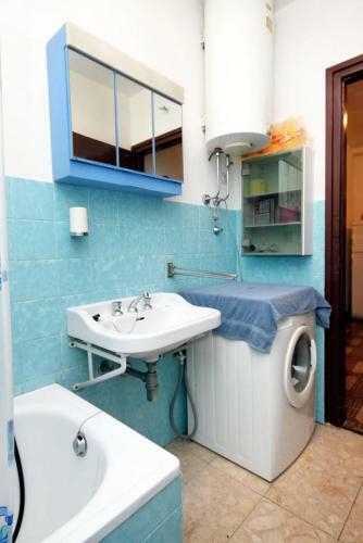 Apartments By The Sea Veli Iz (iz) - 6255