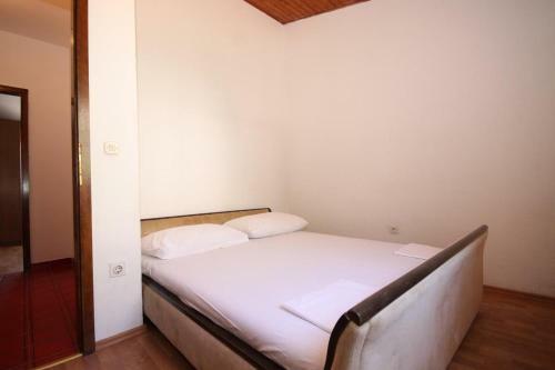 Apartments With A Parking Space Veliko Brdo (makarska) - 6791